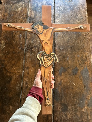 Vtg painted wood - painted, crucifix