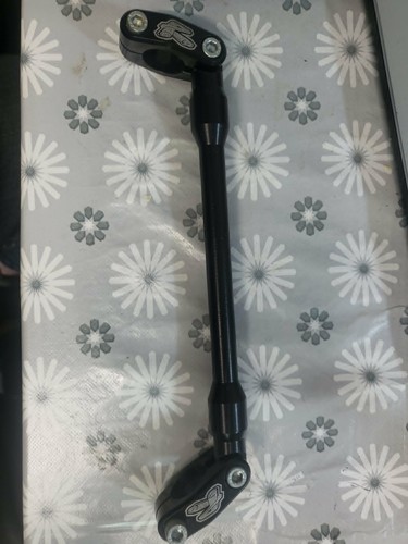 Renthal handlebar brace