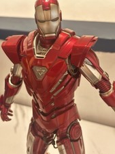 Hot Toys Iron Man 3 MMS213 Silver Centurion 1:6 Scale Figure
