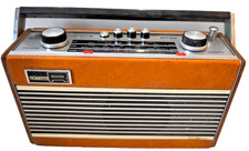 Roberts RT22 AM/FM VHF Radio – Tested Working – No Battery – Vintage 1970s Brown