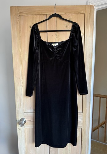 Boden black velvet ruched