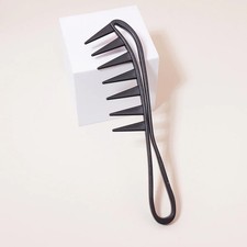 Large hair comb with wide