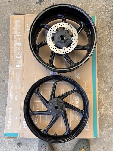Bmw carbon wheels - 17”,