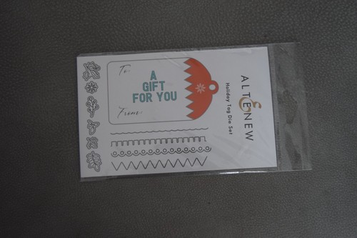 Altenew holiday tag die - holiday,
