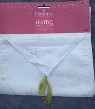 Nice Festive table runner with