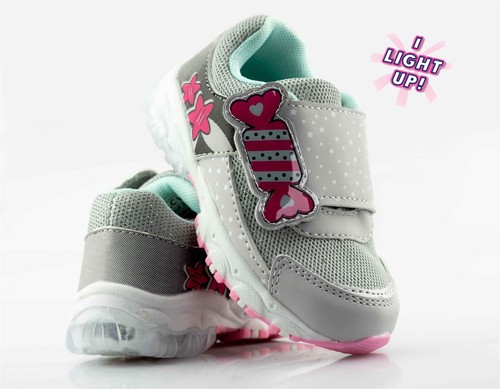 Infant girls flashing light - flashing,