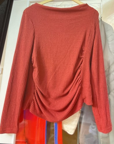 Ladies burgundy top size - top,