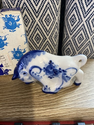 Bull flowers collectible - in,