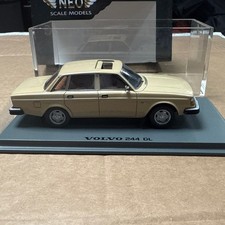VOLVO 244 DL 1/43 RESIN CAR