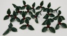 20 X SMALL PLASTIC HOLLY