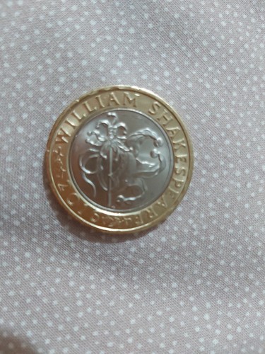 Rare mint error pound coin - rare,