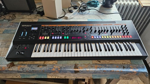 Roland jupiter synthesizer - x,