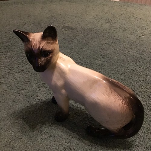 Beswick siamese cat seal point - cat,