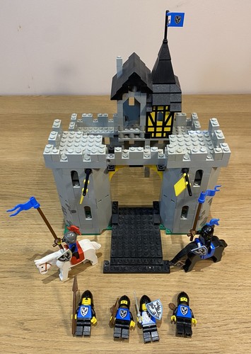 Lego castle black falcon - falcon's,