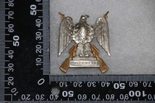 BRITISH ARMY METAL CAP BADGE