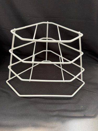 Retro white wire corner - wire, plate