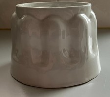 Vintage Retro White Oval