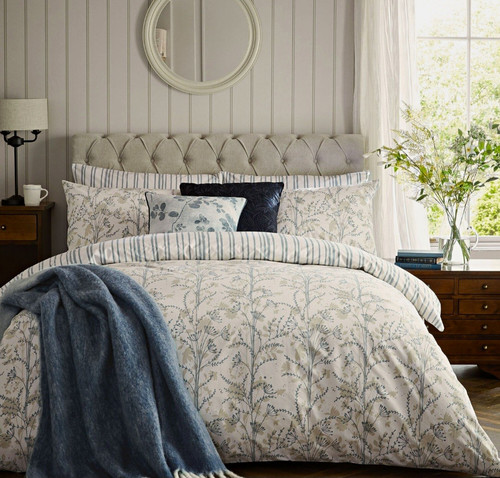 Laura ashley king - laura,
