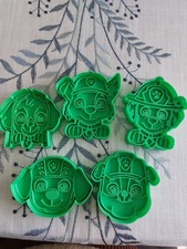 Paw patrol cookie cutter - paw,