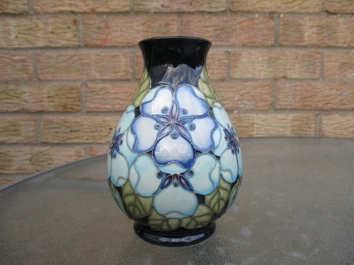Moorcroft tudor rose pattern - moorcroft,