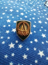 V Rare Rare 1951 NATO Enamel badge (a93)