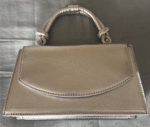 Phase eight silver top - eight, handle