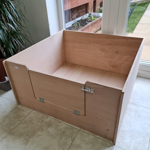 Dog whelping box medium - box,