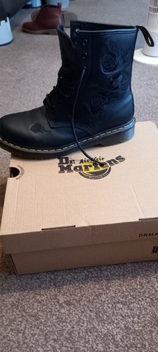 Martens women with - dr.,