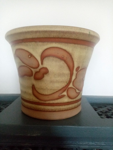 Neots studio art pottery - st,