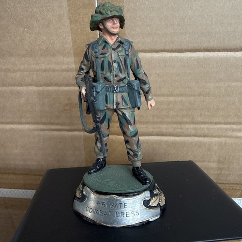 Chas stadden private - private, combat