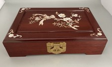 SECOND HAND WOODEN JEWELLERY