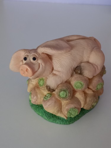 Piggin savings money box - piggin,