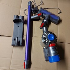 DYSON V8 CORDLESS VACCUUM