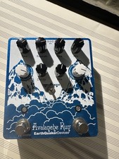 EarthQuaker Devices Avalanche Run V1 Reverb and Delay Pedal