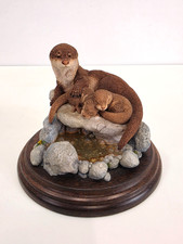 Otter Family CA552 Country