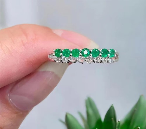 50ct round cut - 2.50ct, natural