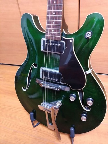 Yamaha semi hollow - semi, electric