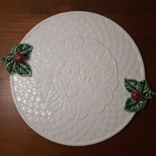 Bordallo Pinheiro Majolica White Basket Weave & Strawberry Platter / Cake Plate