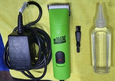 Andis UltraEdge AGC 2-Speed Brushless Grooming Clippers