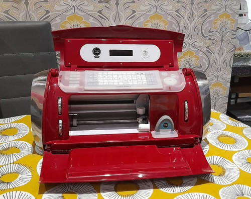 Cricut cake mini personal - cake,