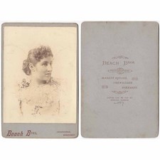 CABINET CARD Photograph