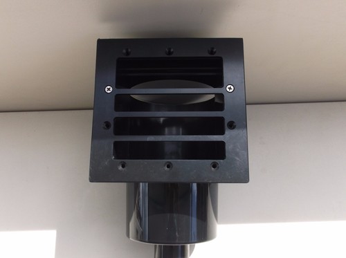 Pond skimmer with fish guard - ,