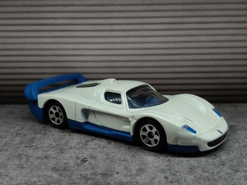 Matchbox maserati mc12 white - matchbox,
