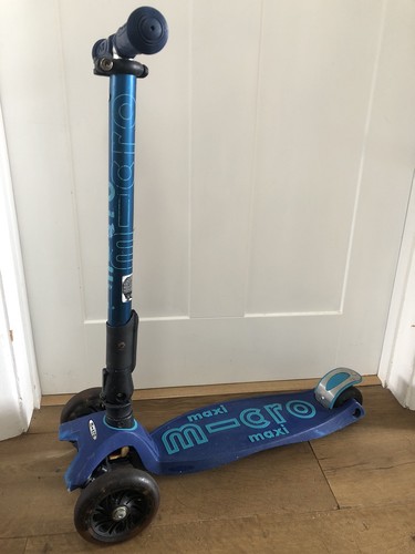 Micro maxi navy blue scooter - maxi,