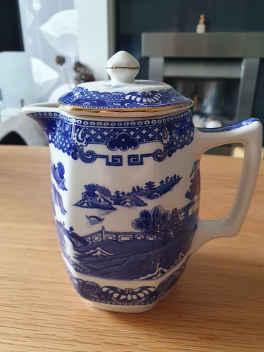 Ringtons tea merchants - merchants, wade