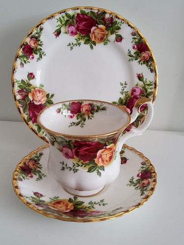 Vintage royal albert old - royal,
