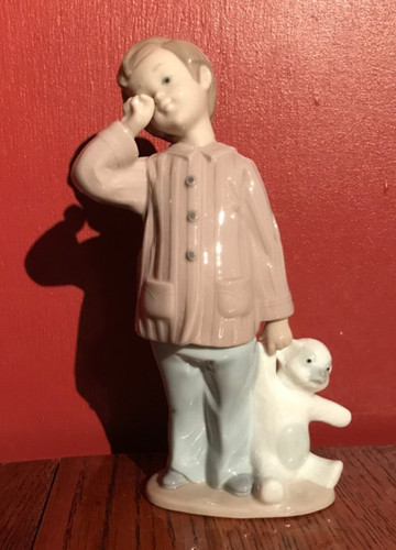 Nao lladro porcelain sleepy - porcelain, "sleepy