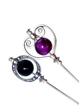 Hat pins 2x Purple &Black