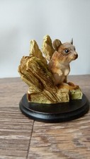 Teviotdale, Mouse with wood backgroung, Edlmann TV35, on plinth