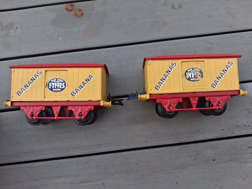 Hornby gauge vans - vans, x